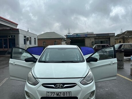 Hyundai Accent 2011