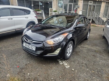 Hyundai Elantra 2012
