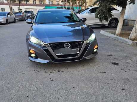 Nissan Altima 2019