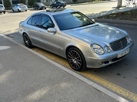 Mercedes E 240