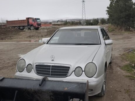 Mercedes E 220 2000