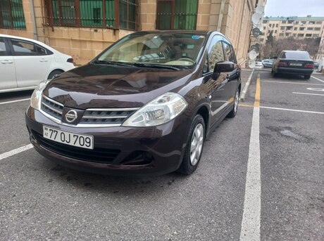 Nissan Tiida 2011