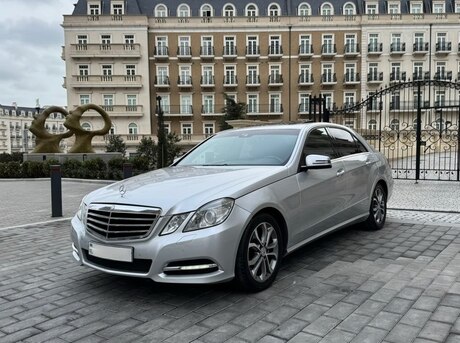 Mercedes E 250 4MATIC 2012
