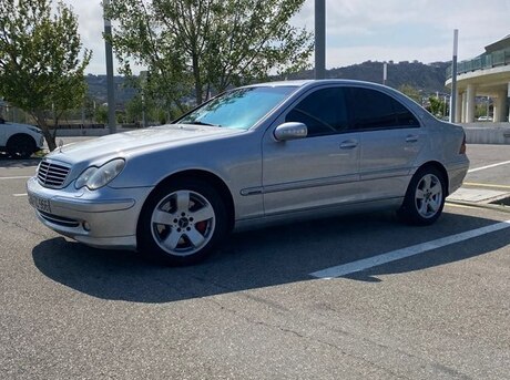 Mercedes C 200