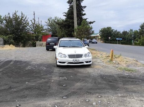 Mercedes C 32 AMG 2001