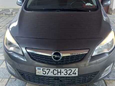 Opel Astra 2011