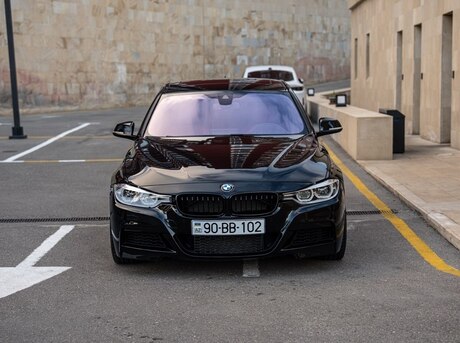 BMW 330 2018