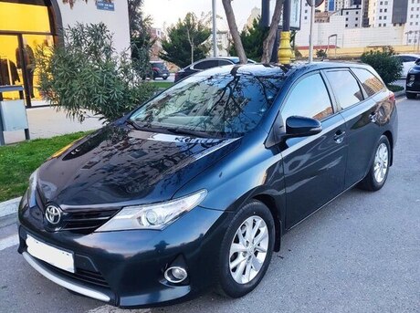 Toyota Auris 2014