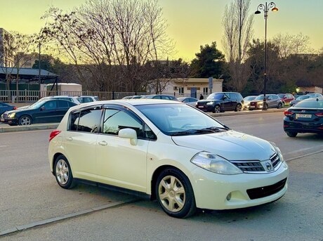 Nissan Tiida 2011