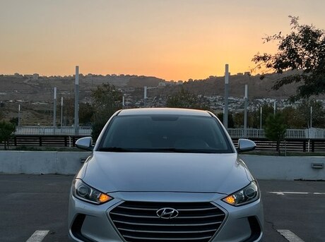 Hyundai Elantra 2016