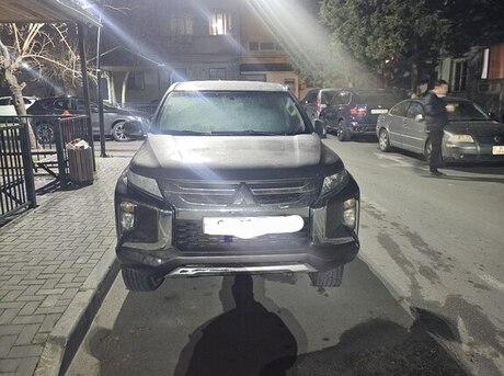 Mitsubishi L200 2021