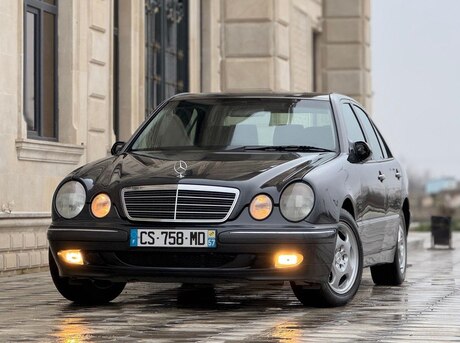 Mercedes E 220 2000