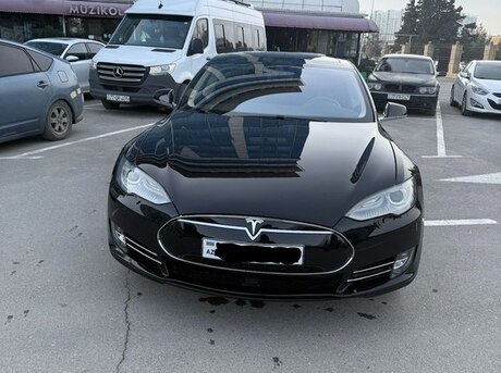 Tesla Model S 2016