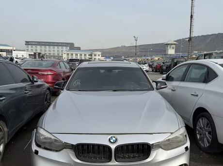 BMW 328 2016