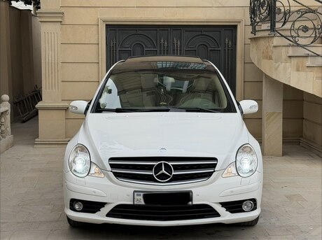 Mercedes  2010