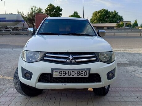 Mitsubishi L200 2010