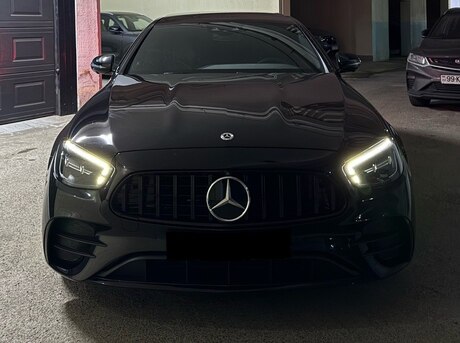 Mercedes E 300 e 2022