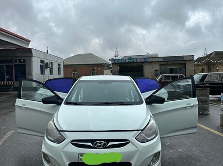 Hyundai Accent 2011