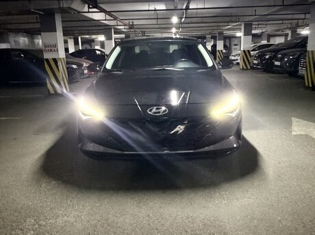 Hyundai Elantra 2021