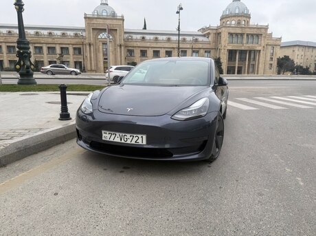 Tesla Model 3 2022