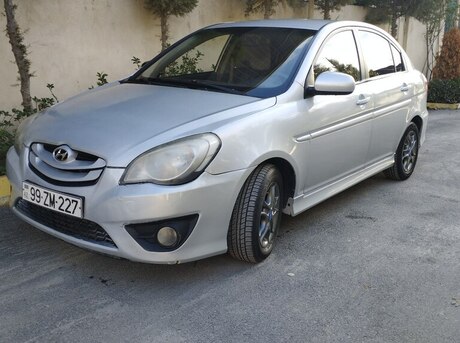Hyundai Accent 2010