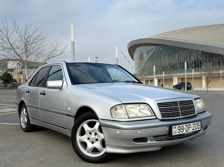 Mercedes C 180