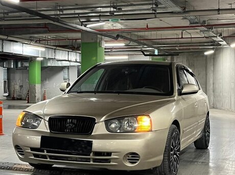 Hyundai Elantra 2003