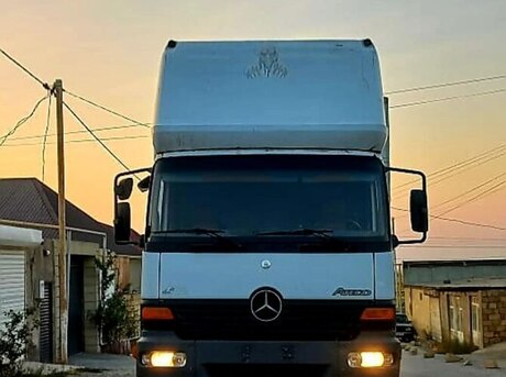 Mercedes 1217
