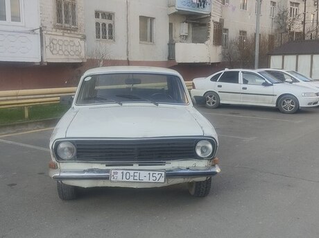GAZ 24 1988