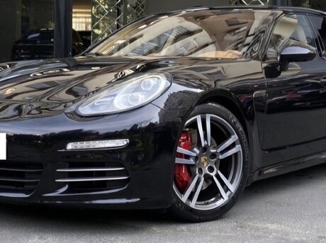 Porsche Panamera 4S 2014
