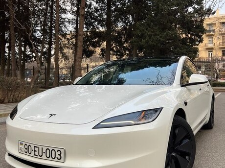 Tesla Model 3 2024
