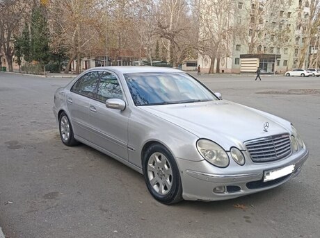 Mercedes E 220 2004