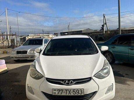 Hyundai Avante 2013