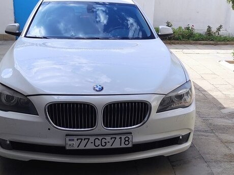 BMW 750