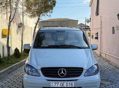 Mercedes  2010