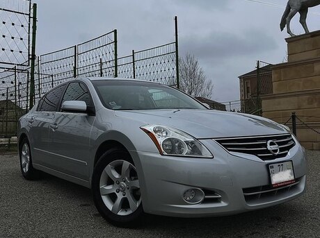 Nissan Altima 2011