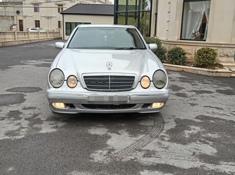 Mercedes E 320