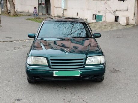 Mercedes C 200