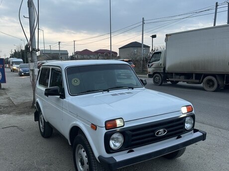 LADA (VAZ) Niva 2005