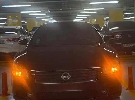 Nissan Maxima 2010