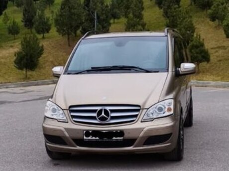 Mercedes Viano