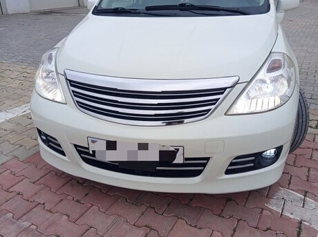 Nissan Tiida 2011