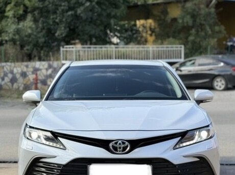 Toyota Camry 2021