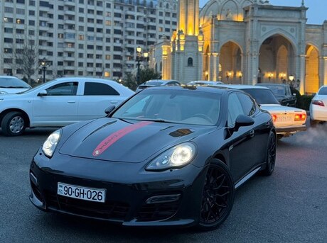 Porsche Panamera GTS 2013