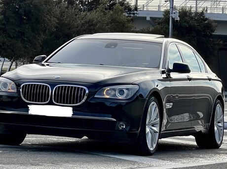 BMW 750