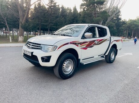 Mitsubishi L200 2013