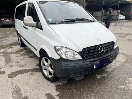 Mercedes  2010
