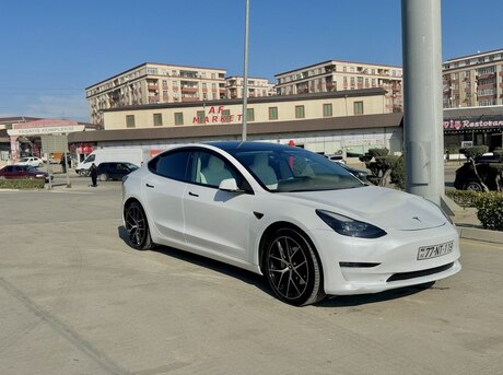 Tesla Model 3 2023