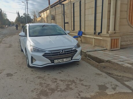 Hyundai Elantra 2019