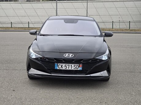 Hyundai Elantra 2022